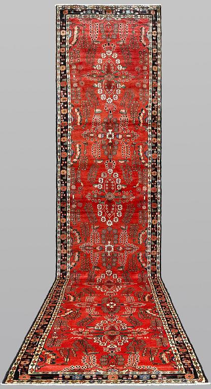 Gallerimatta, Hamadan, ca 578 x 120 cm.
