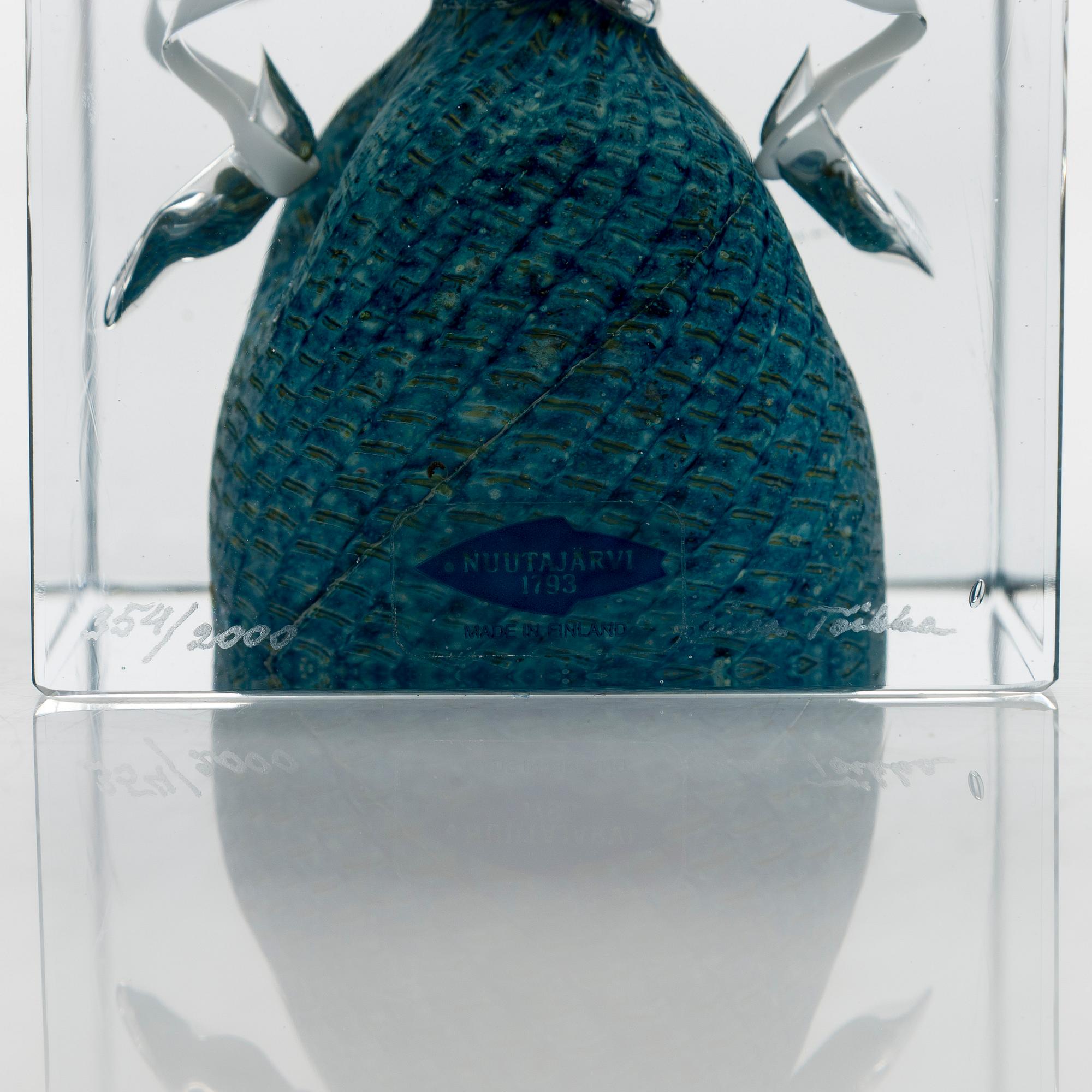 Oiva Toikka, vuosikuutio, signeerattu Oiva Toikka, Nuutajärvi 1988, numeroitu 354/2000.