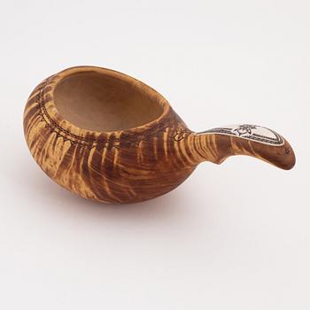 A birch milk bowl by Erik Fankki, signed and dated 1993.