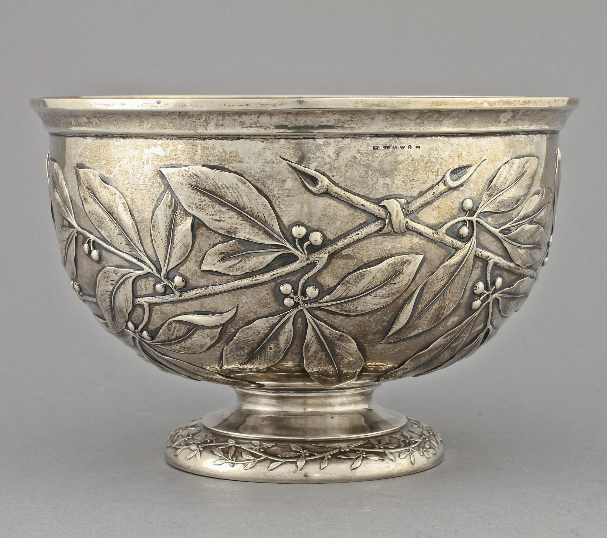 BÅLSKÅL, silver, Axel Bergman, Stockholm, 1901. Vikt 1310 g.