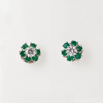 CLUSTER EARRINGS,  with diamonds and emeralds.