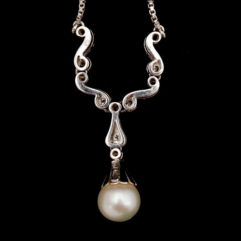 COLLIER, 18 k vitguld, med briljanter och odlad pärla. Tot vikt 9 g.