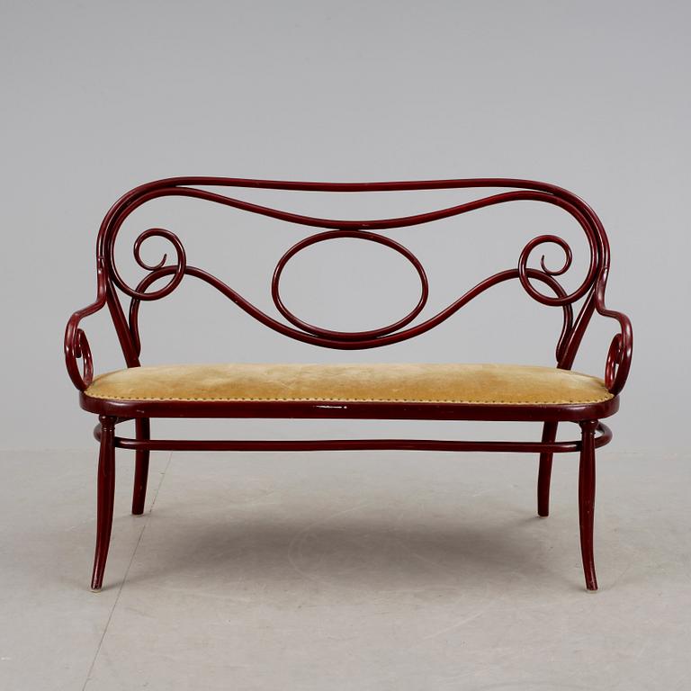 SOFFA, Thonet-typ. 1900-talets början.