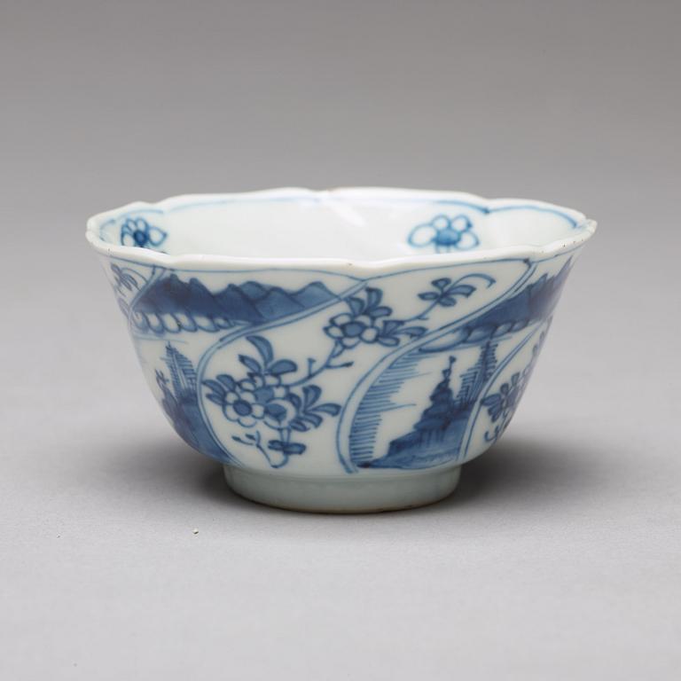 A set of three blue and white cups with stands, Qing dynasty, Kangxi (1662-1722).