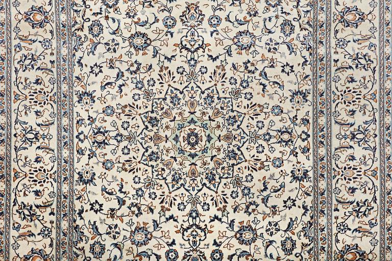 A carpet, Kashan, c. 297 x 194 cm.