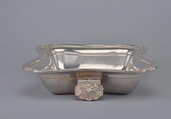 A GRATIN DISH, 84 silver. Nikols & Plinke St. Petersburg 1851.