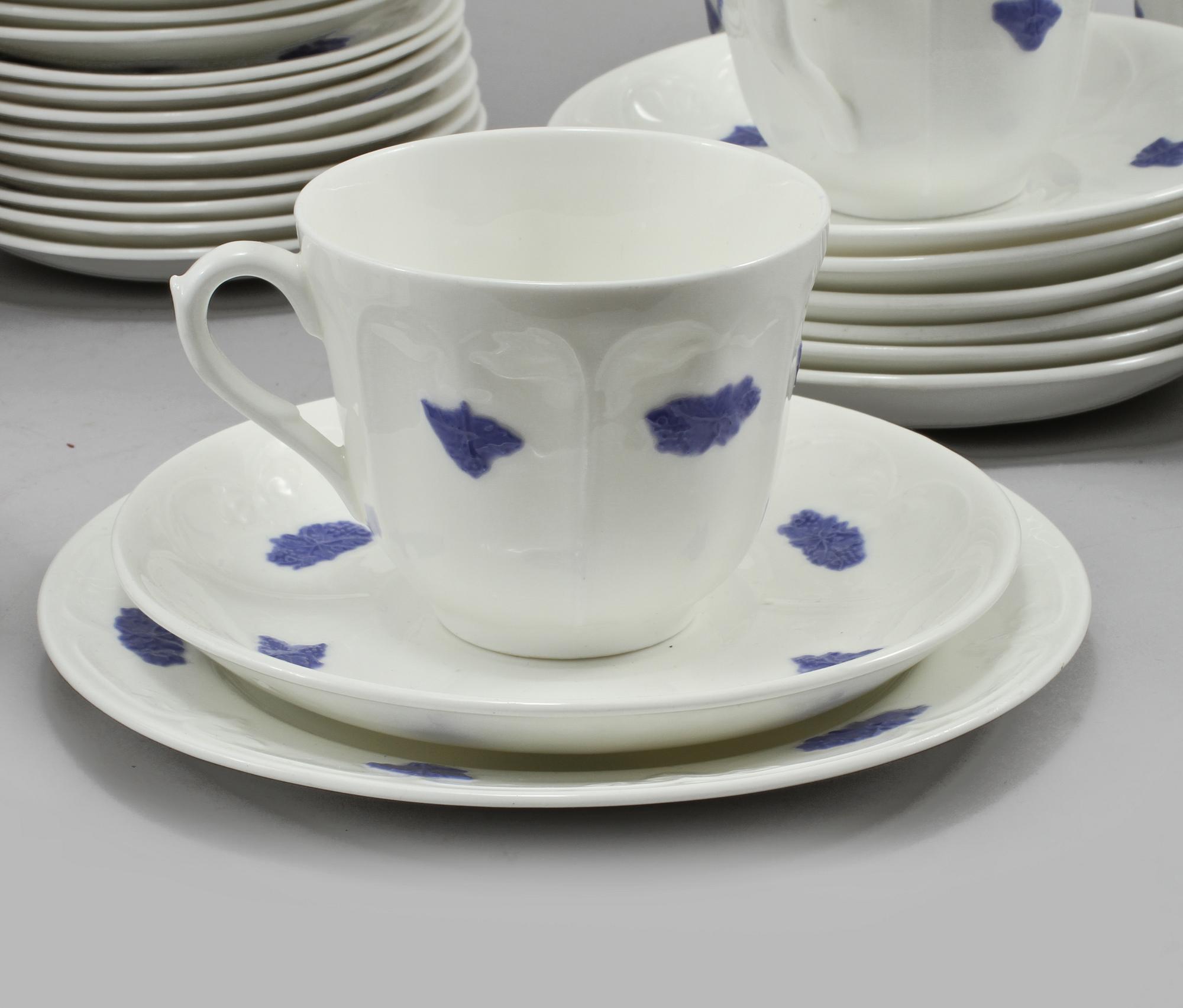 SERVISDELAR, ca 34 delar, porslin, "Blå Blom", Gustavsberg, 1900-talets andra hälft.