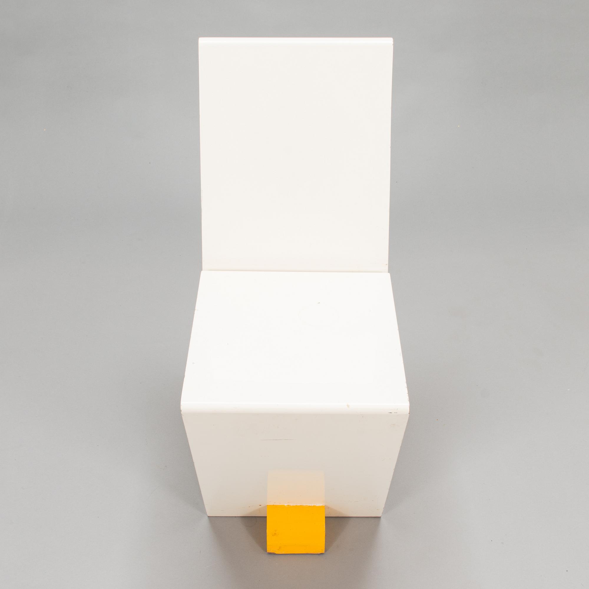 Olavi Hänninen, a 1985 'Gallina' (Hen) chair.
