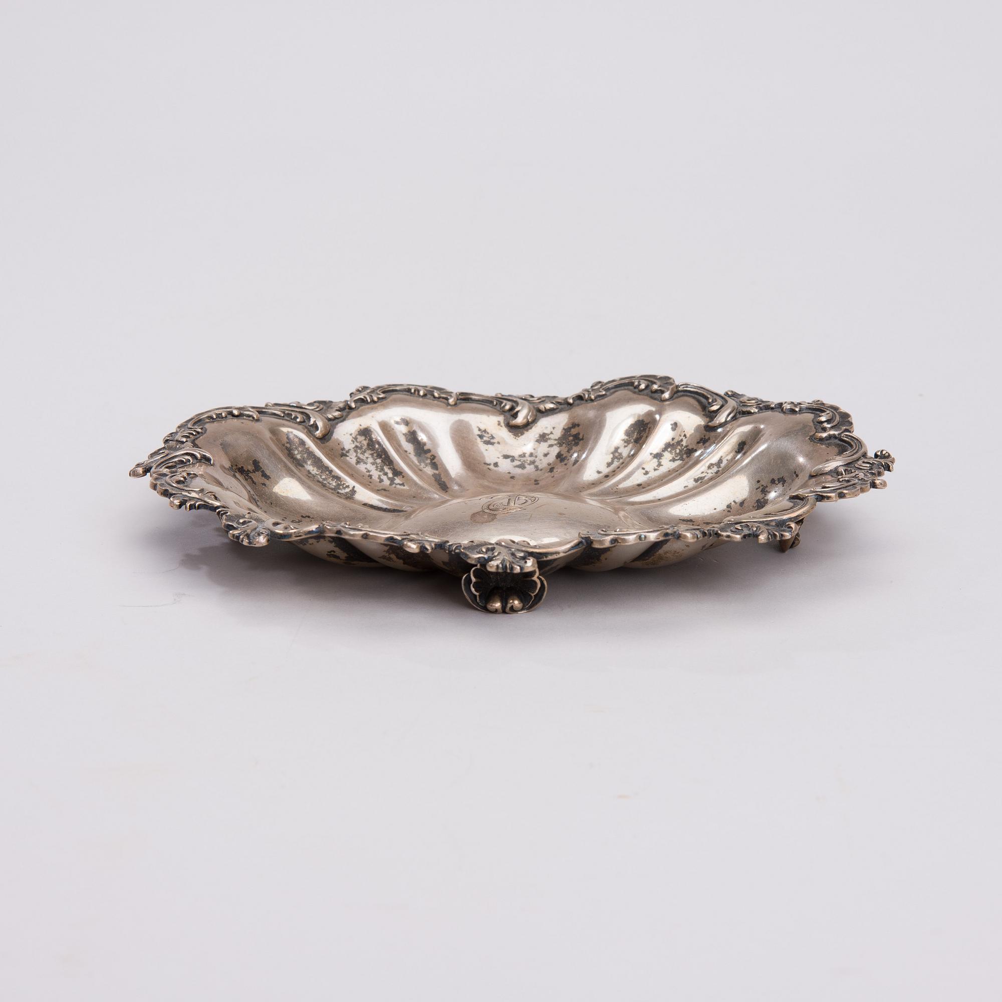 FAT, silver, S:t Petersburg 1837. Vikt 275 g.