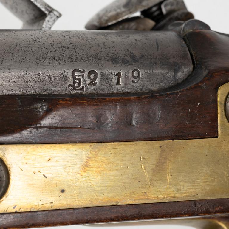 Flintlåsgevär svenskt, m/1815 med bajonett.