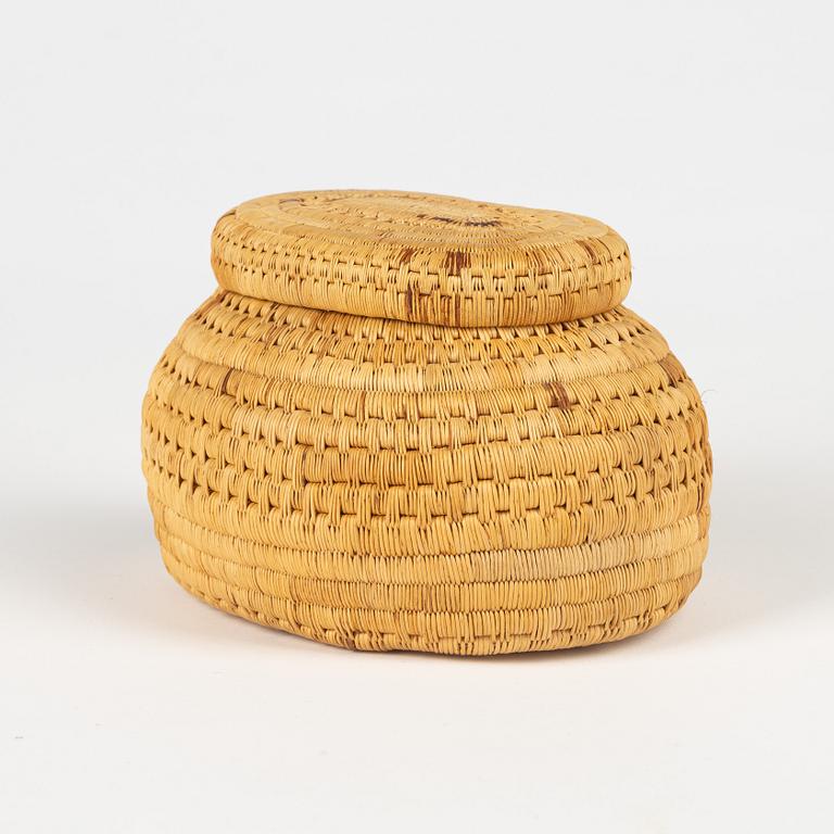 A birch root box by Ellen Kitok-Andersson, signed and dated 1977.