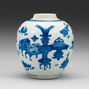 A blue and white jar, Qing dynasty, Kangxi (1662-1722).