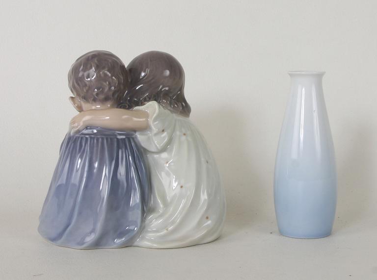 FIGURIN och VAS, porslin, Royal Copenhagen resp Bing & Gröndahl.