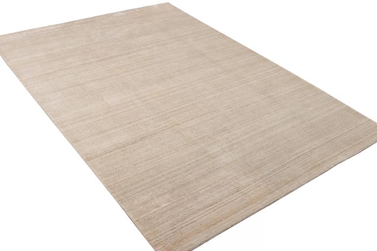 A Lori carpet, c. 301 x 203 cm.