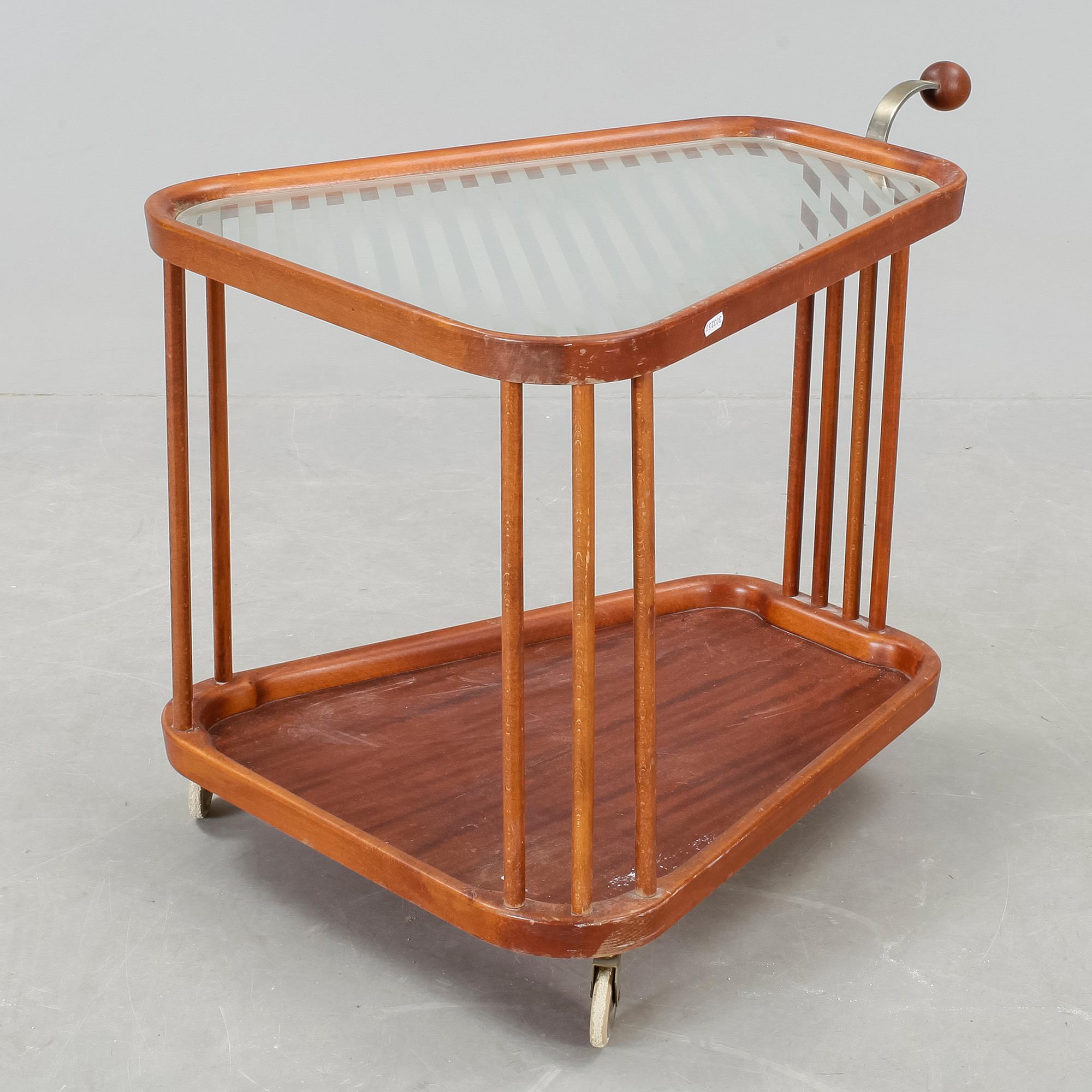 SERVERINGSVAGN, 1900-talets andra kvartal.