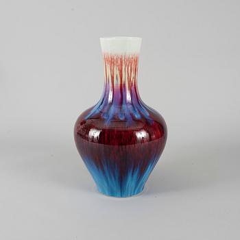 GOLVVAS, keramik, 1900-talets andra hälft.