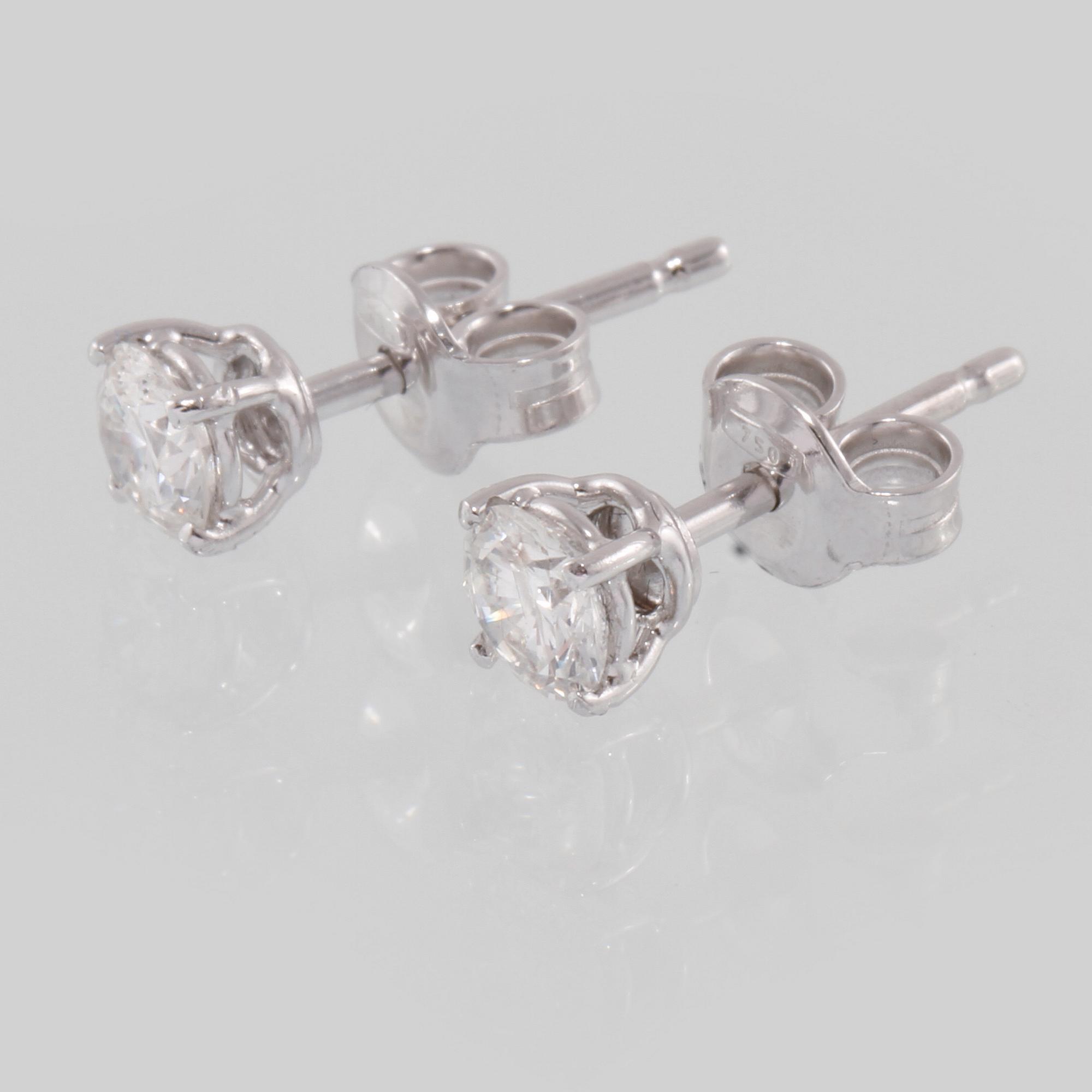 ÖRHÄNGEN, 18K vitguld med briljantslipade diamanter ca 1.20 ct. Vikt 1,3 gram.