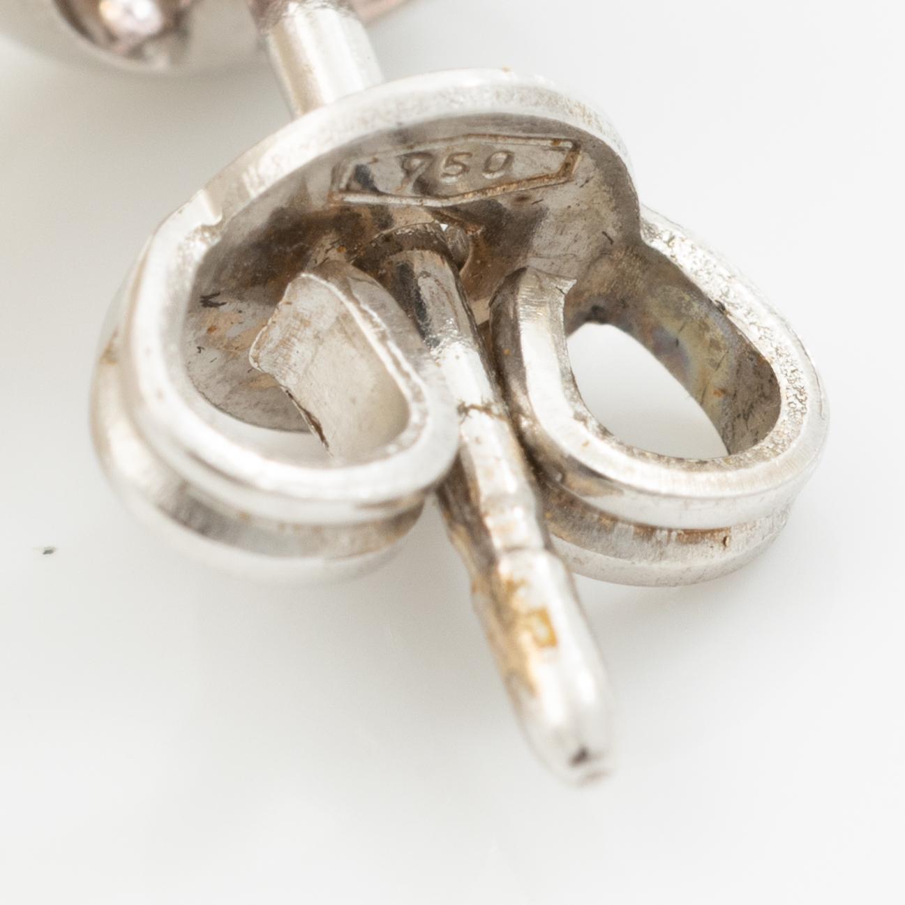 Örhängen 18K vitguld med odlade sötvattenspärlor och morganiter.
