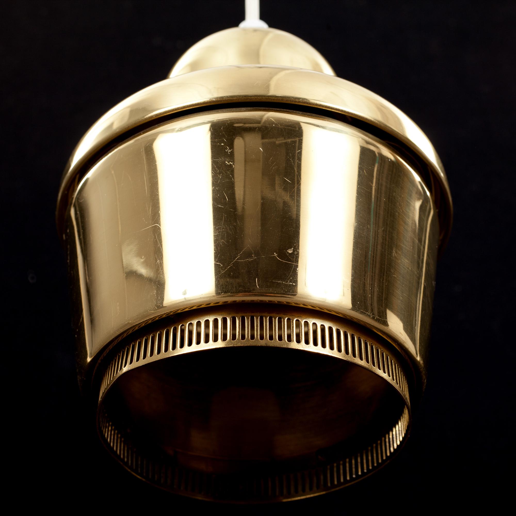 TAKLAMPA, "Guldklocka". Alvar Alto.