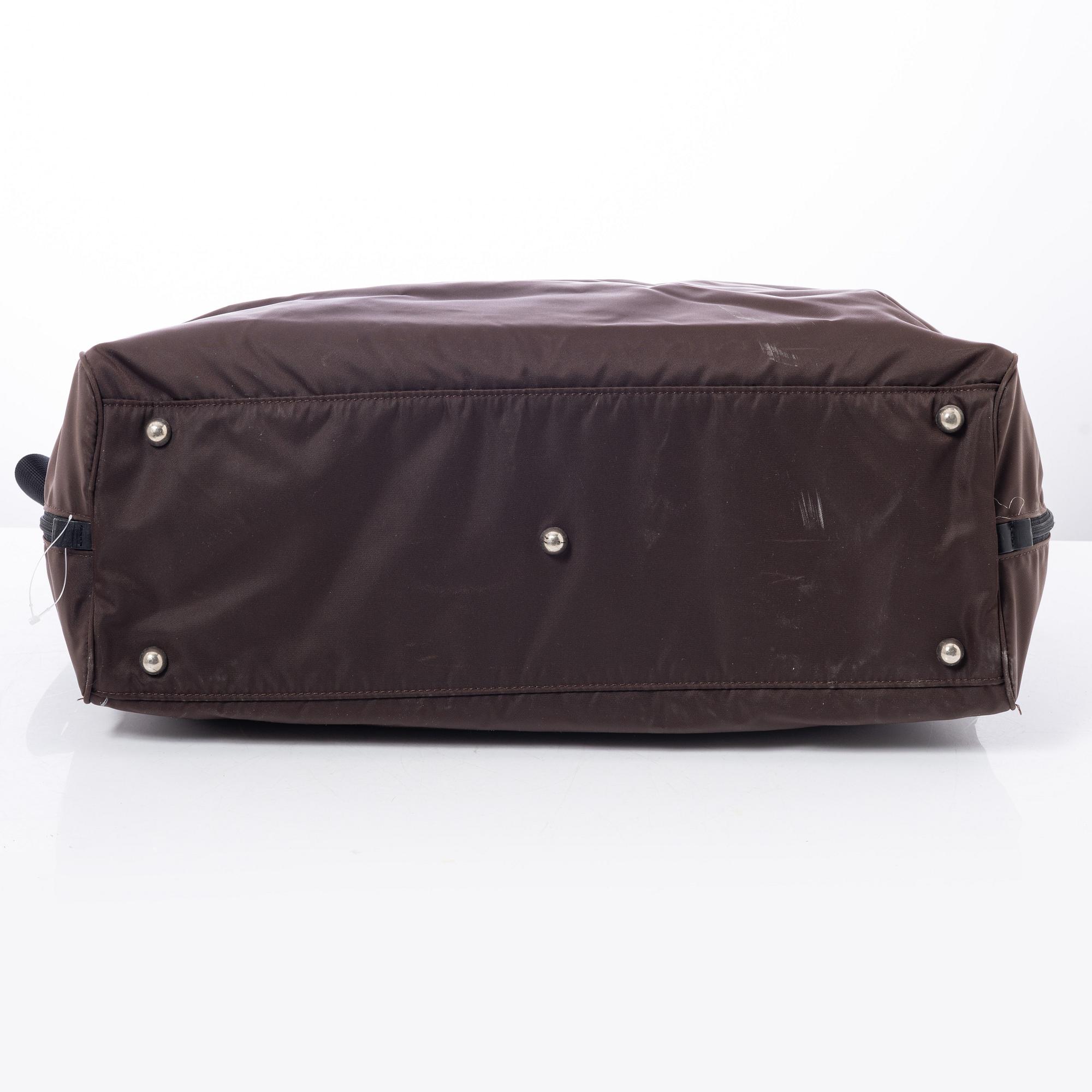 Burberry, weekend bag.