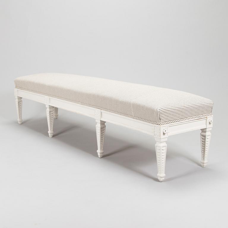 A late Gustavian bench from early 19th century.