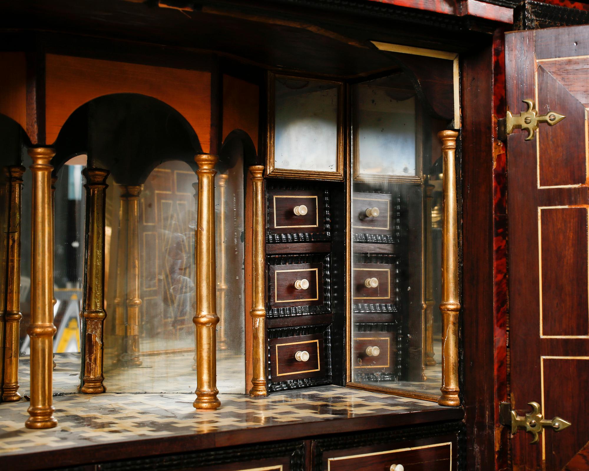 KABINETTSKÅP, barock, 1600-talets andra hälft/1700-talets första hälft.