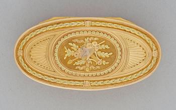 DOSA, guld 20k, en deux couleurs, oläslig mästarstämpel, Paris, kontrollör Julien Alaterre 1768-1774.