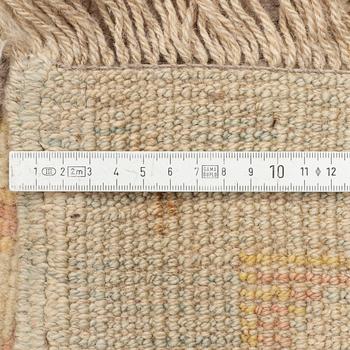 West Persian carpet, Arts and Crafts pattern, approx. 367 x 318 cm.