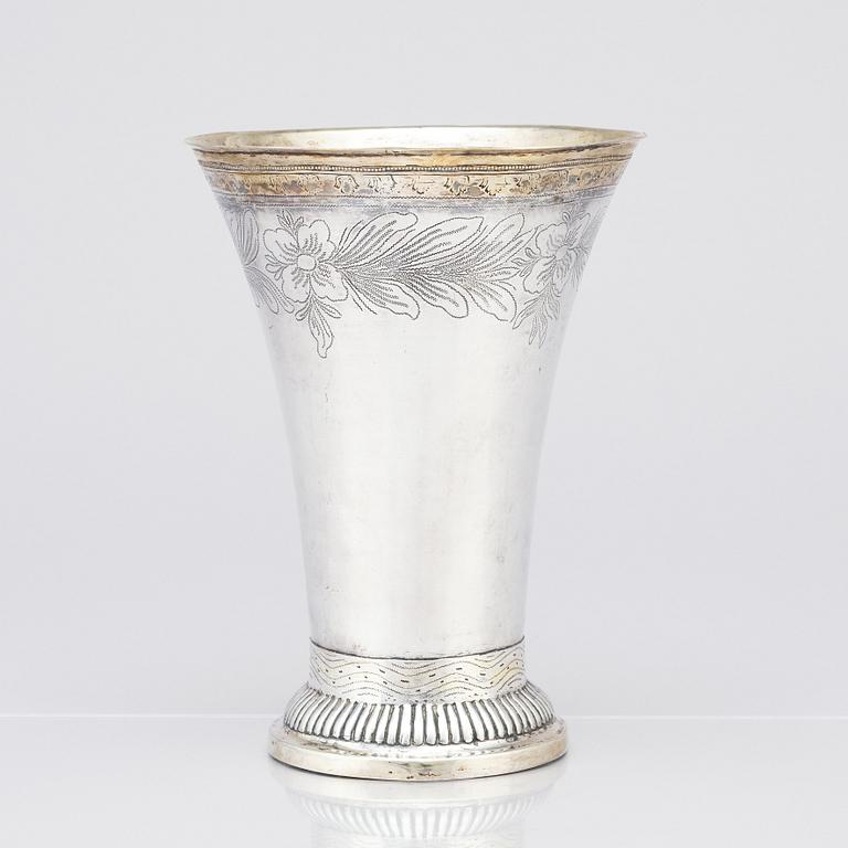 A Swedish 18th century silver beaker, marks of Eric Langberg, Söderhamn 1793.