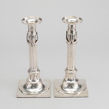 A COUPLE OF SILVER CANDLESTICKS, Braunschweig.