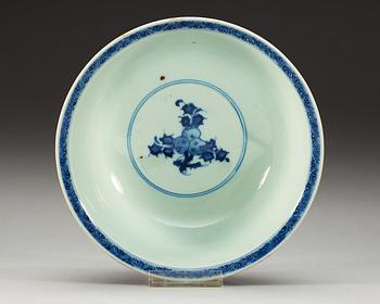 SKÅL, porslin. Qing dynastin, 1700-tal.