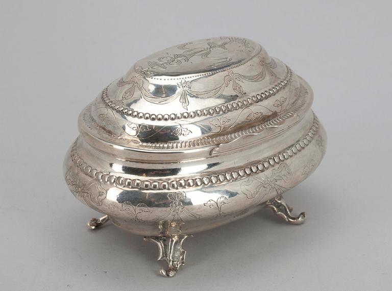 SOKERILIPAS, hopeaa, kultaseppä, Stephan Sawljew, Moskva 1791, Venäjä. Kok. paino n 300 gr.