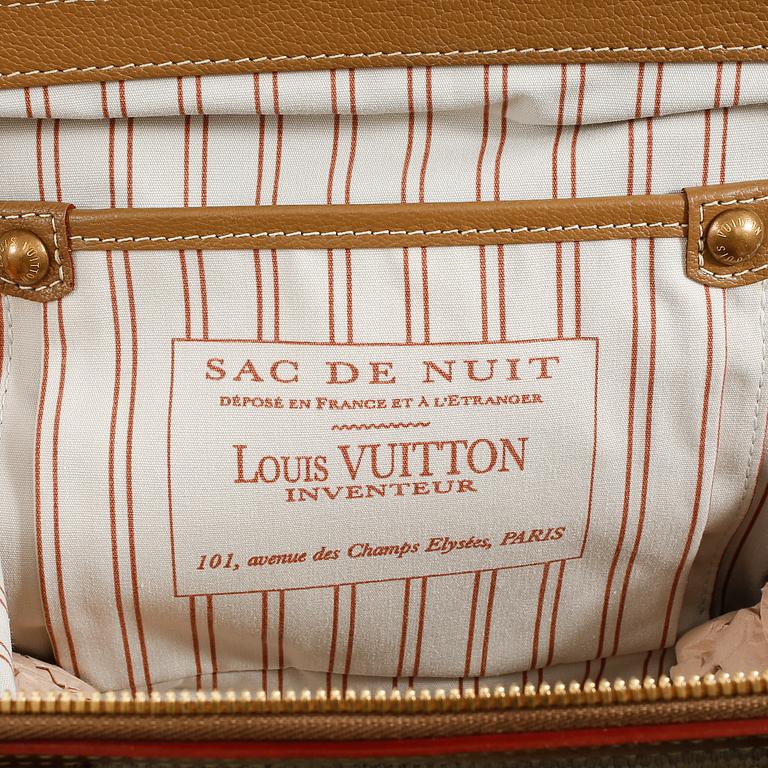 VÄSKA , "Sac de Nuit GM", Louis Vuitton.