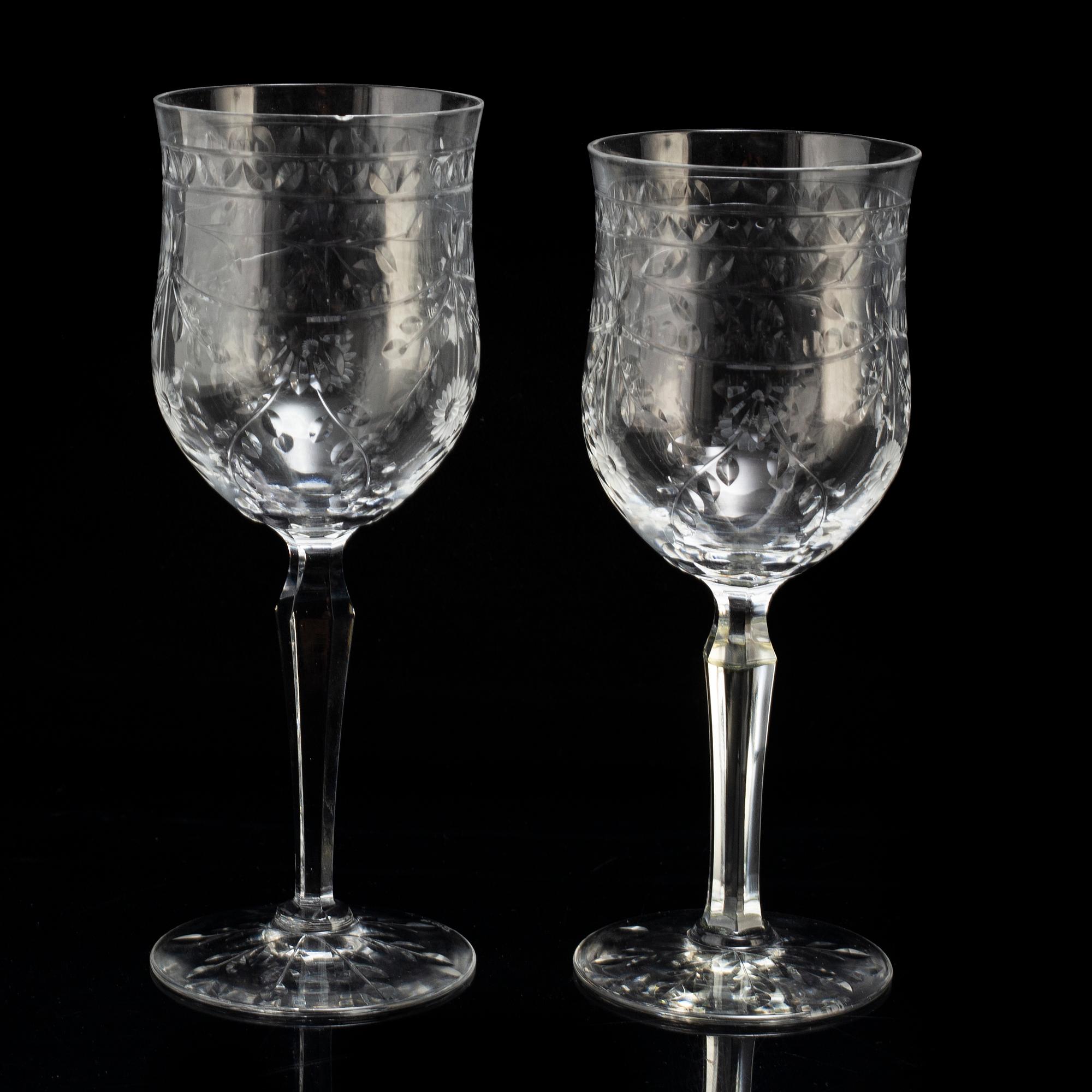 FRITZ KALLENBERG, 8 'MacGuirlang' wine glasses, glass, Boda, second half of the 20th century.