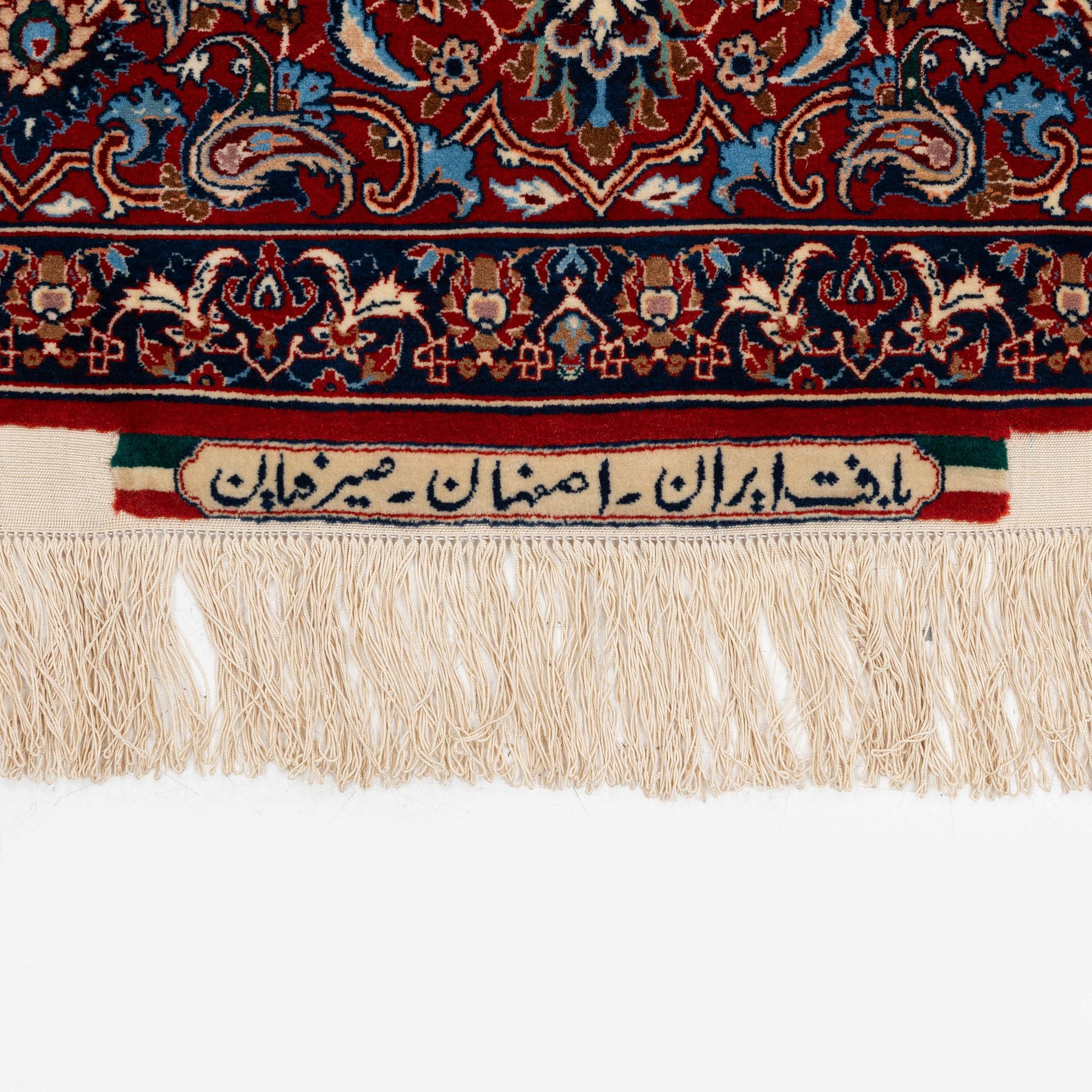 An Isfahan rug by (Mohammed) Seirafian, Central Persia (Iran), c. 170 x 100 cm.