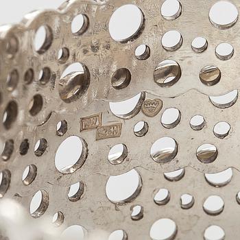 Liisa Vitali, armband, sterlingsilver, "Spets", Westerback, Helsingfors.