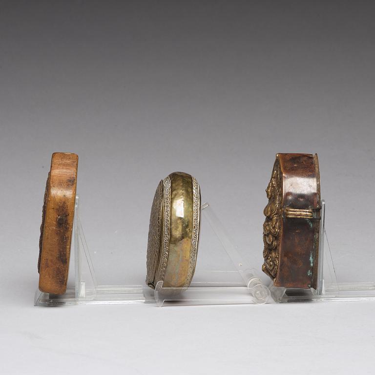 Two Tibetan travel shrines and a box with cover, 19th Century or later.