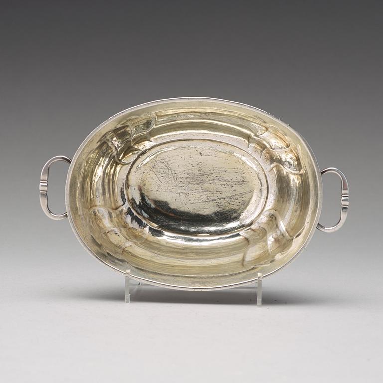 A Swedish 18th century parcel-gilt silver sweetmeat bowl, mark of Arvid Castman, Eksjö 1764.