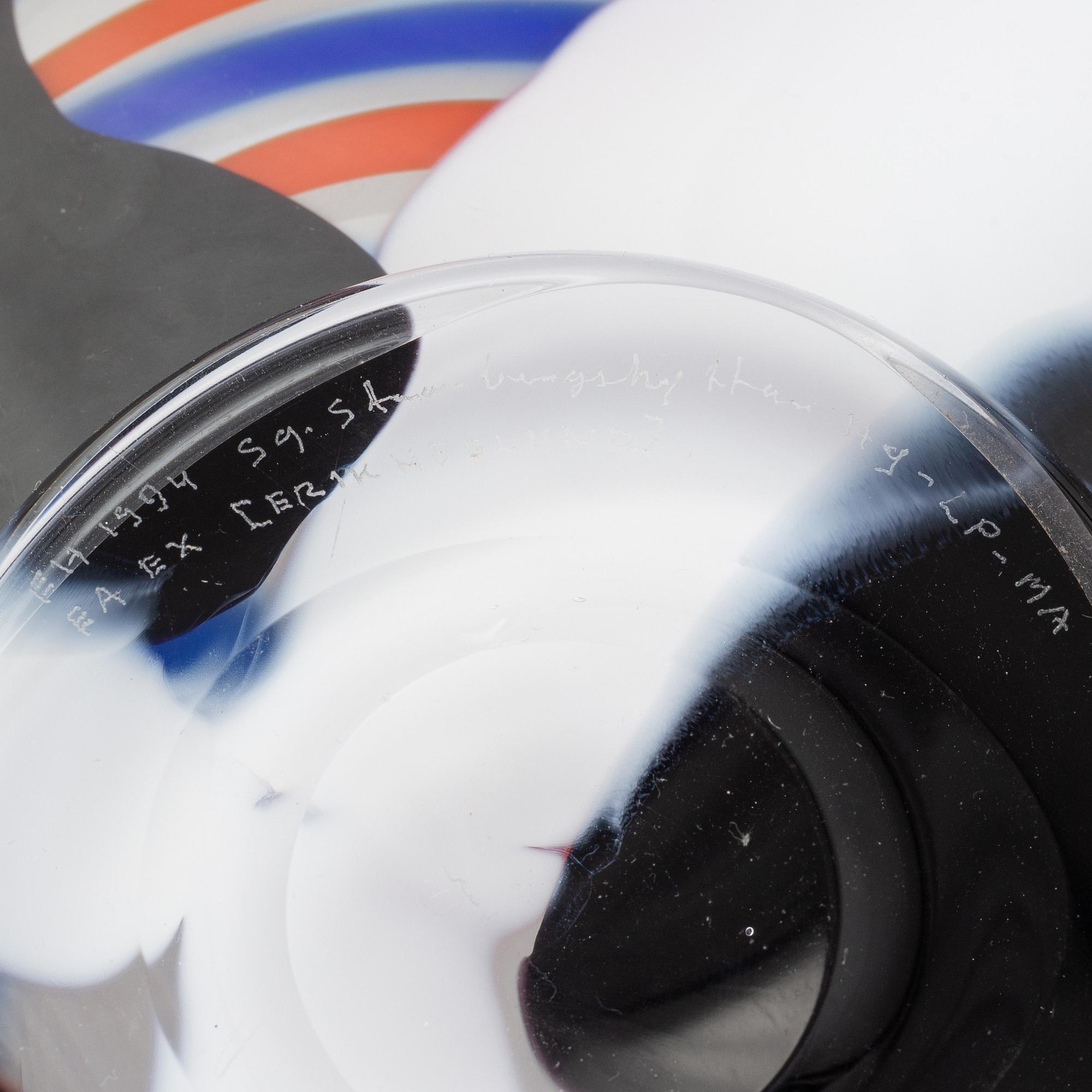 Erik Höglund, a glass dish, Strömbergshyttan, 1994.