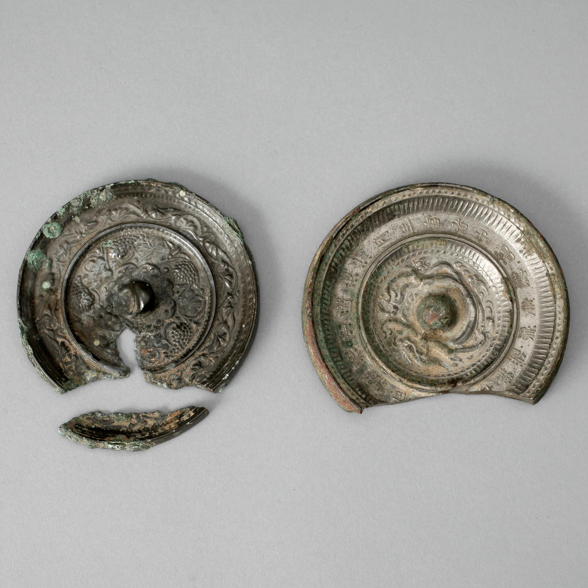 SPEGLAR, 2 st, brons, Kina, Sui / Tangdynastin. (581-906).