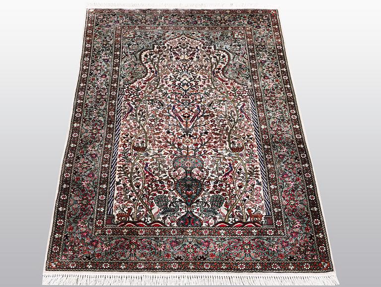 Matto, Qum Silk, ca 124 x 77 cm.