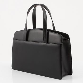 Burberry, a black leather bag.