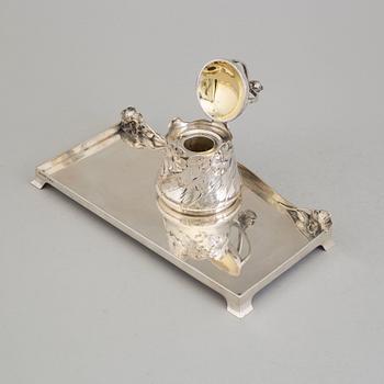 S Swedish silver and parcel-gilt Art Nouveau ink well with tray, maker's mark CG Hallberg, Stockholm, 1907.