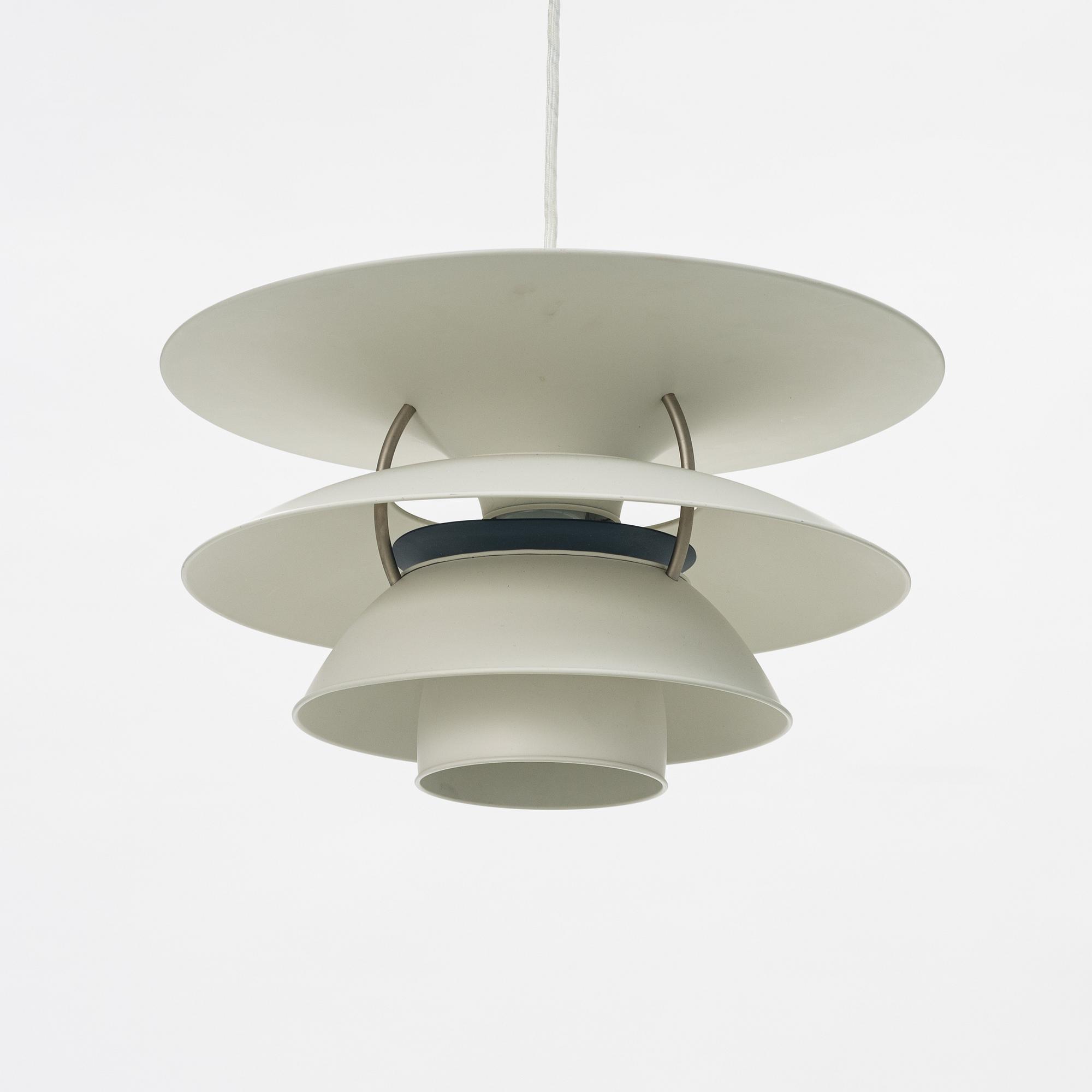 Poul Henningsen, taklampa, "Charlottenborg PH 5-4,5", Louis Poulsen, Danmark.