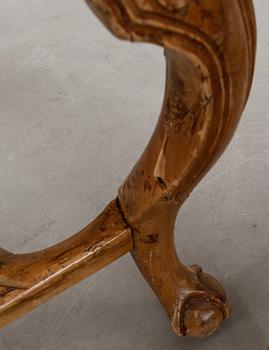 STOLAR, ett par, senbarock, 1700-tal.
