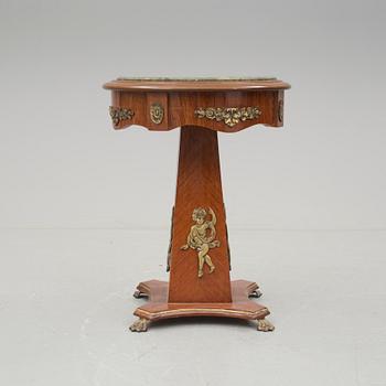 BORD, empirestil, 1900-talets första hälft.