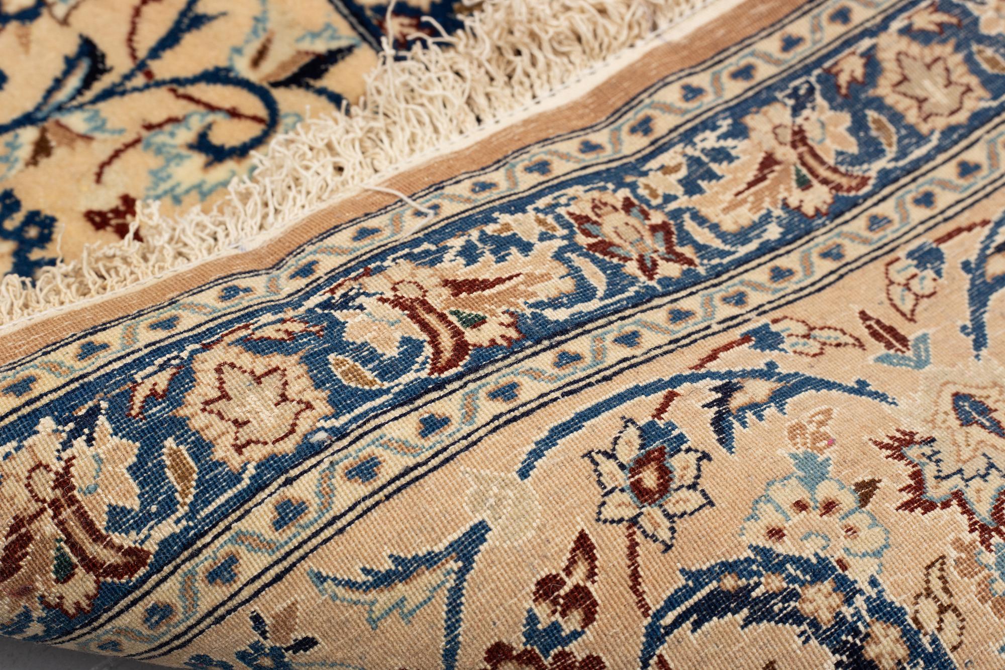 Matto, semi-antique/old Nain, part silk, ca 250,5 x 162 cm.