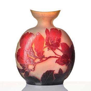 Emile Gallé, an Art Nouveau cameo glass vase, Nancy, France, early 1900s.