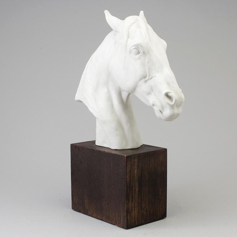 A porcelain sculpture by Albert Hinrich Hussmann, Rosenthal.