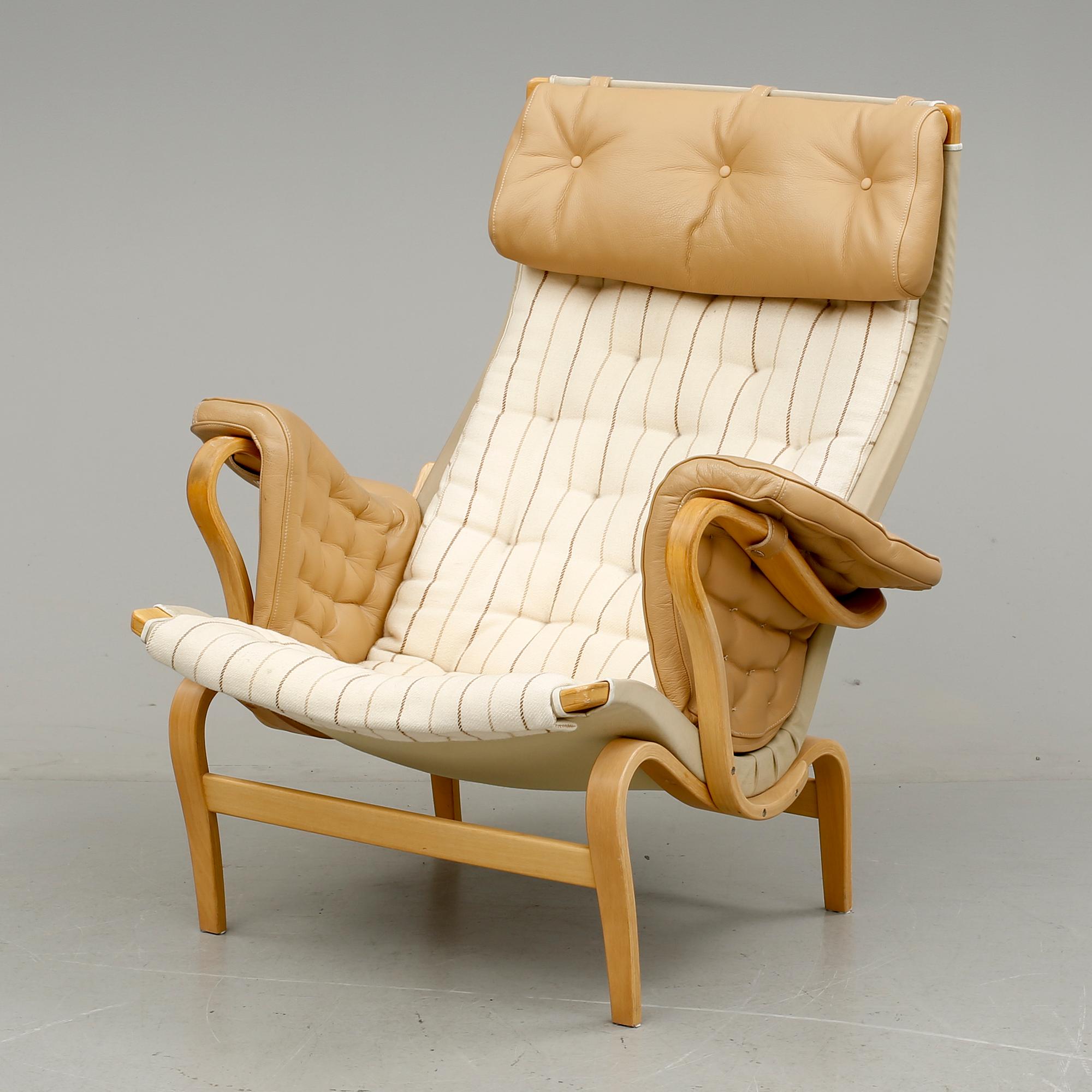 FÅTÖLJ, "Pernilla", Bruno Mathsson, Dux, 1900-talets andra hälft.